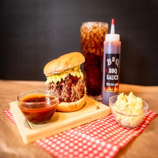 Regular or Jumbo Pulled Pork Sandwich Combo